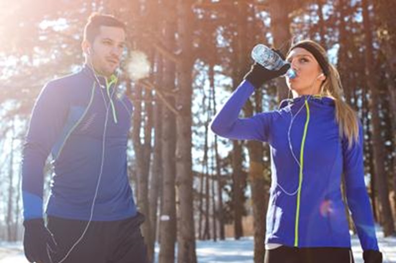 Stay hydrated while hiking in the winter